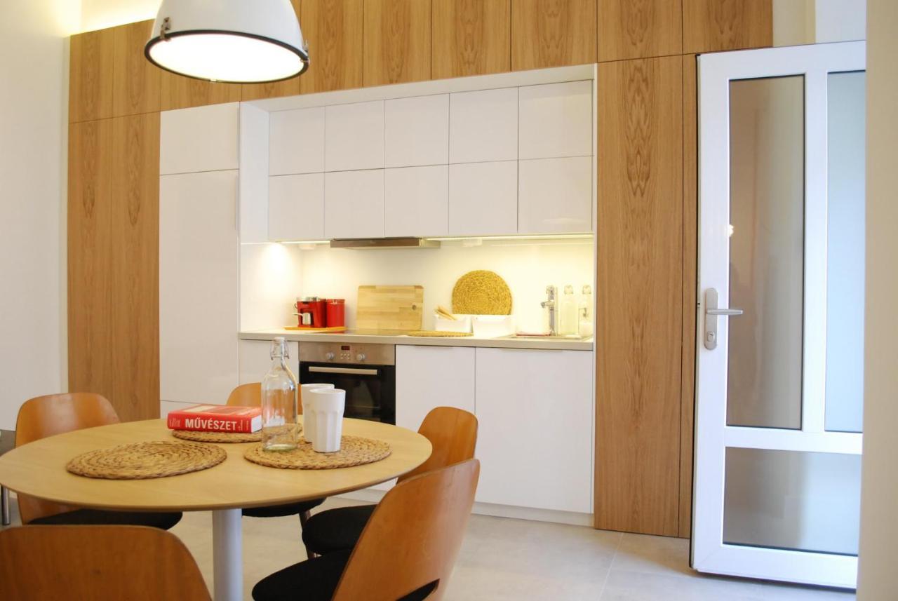 Stylish Studios Apartment In The City Center With Air Conditioning Budapeste Exterior foto
