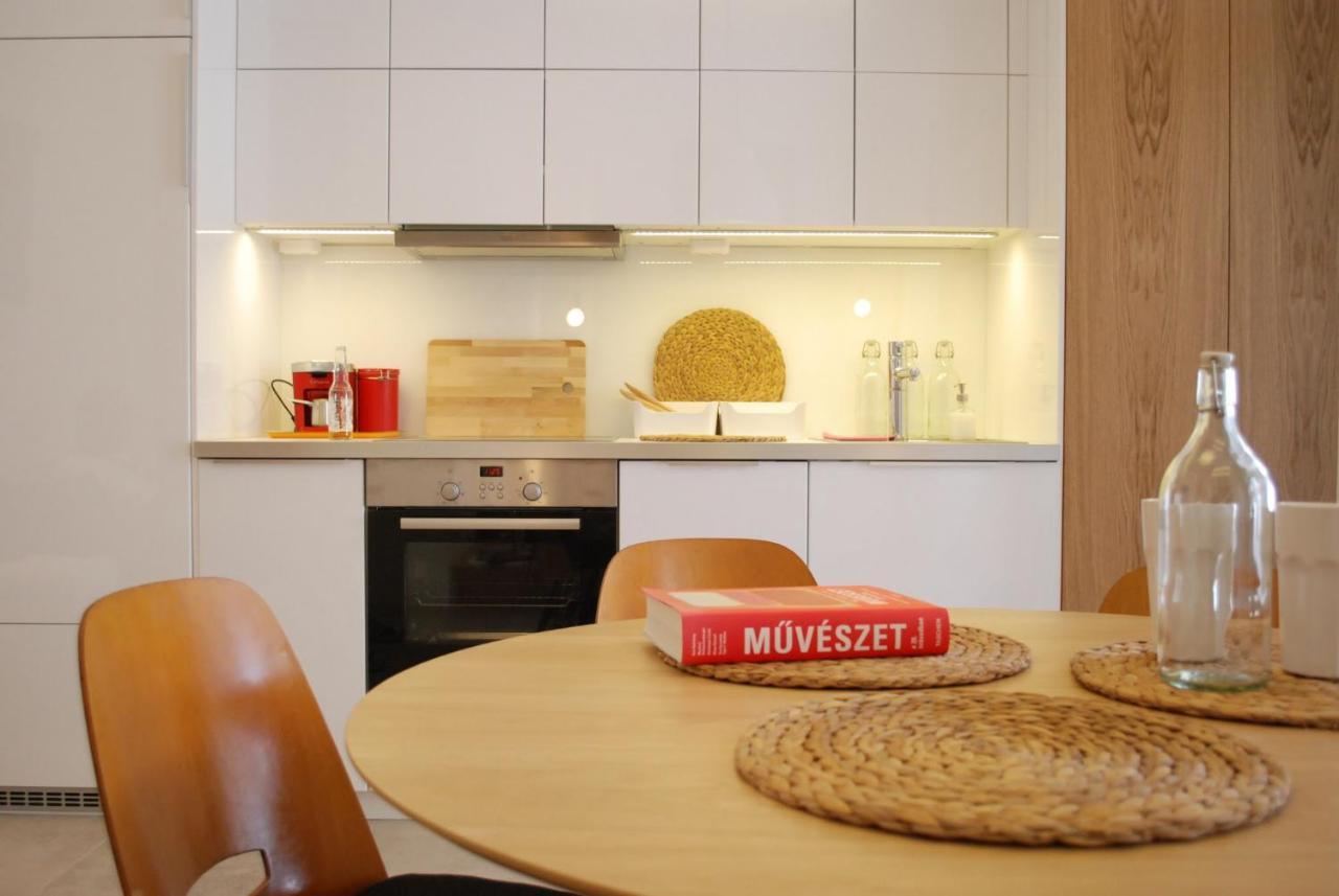 Stylish Studios Apartment In The City Center With Air Conditioning Budapeste Exterior foto