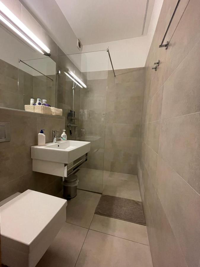 Stylish Studios Apartment In The City Center With Air Conditioning Budapeste Exterior foto